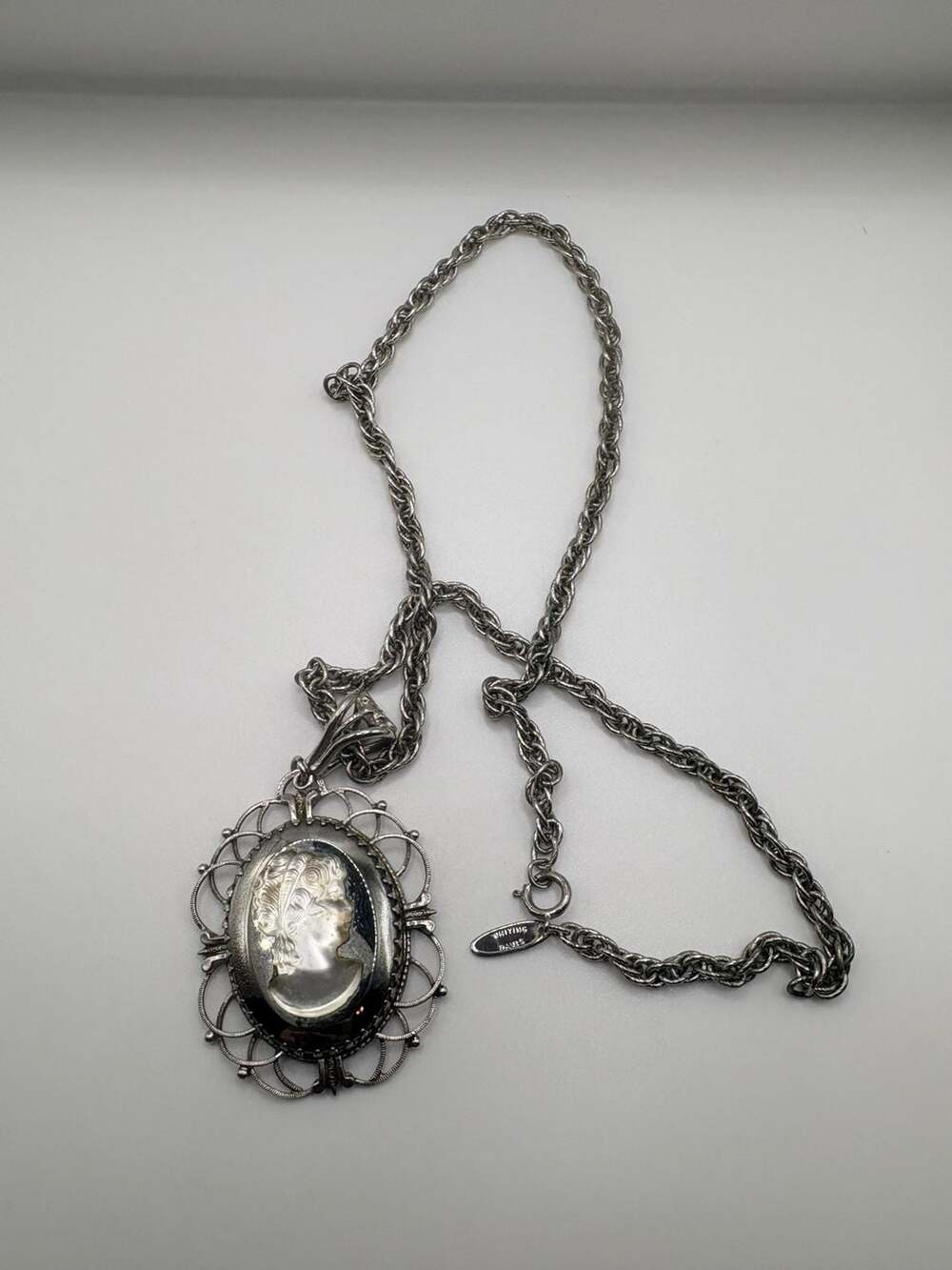 Whiting & Davis Vintage Silver Tone Mirrored Cameo Pendant Necklace
